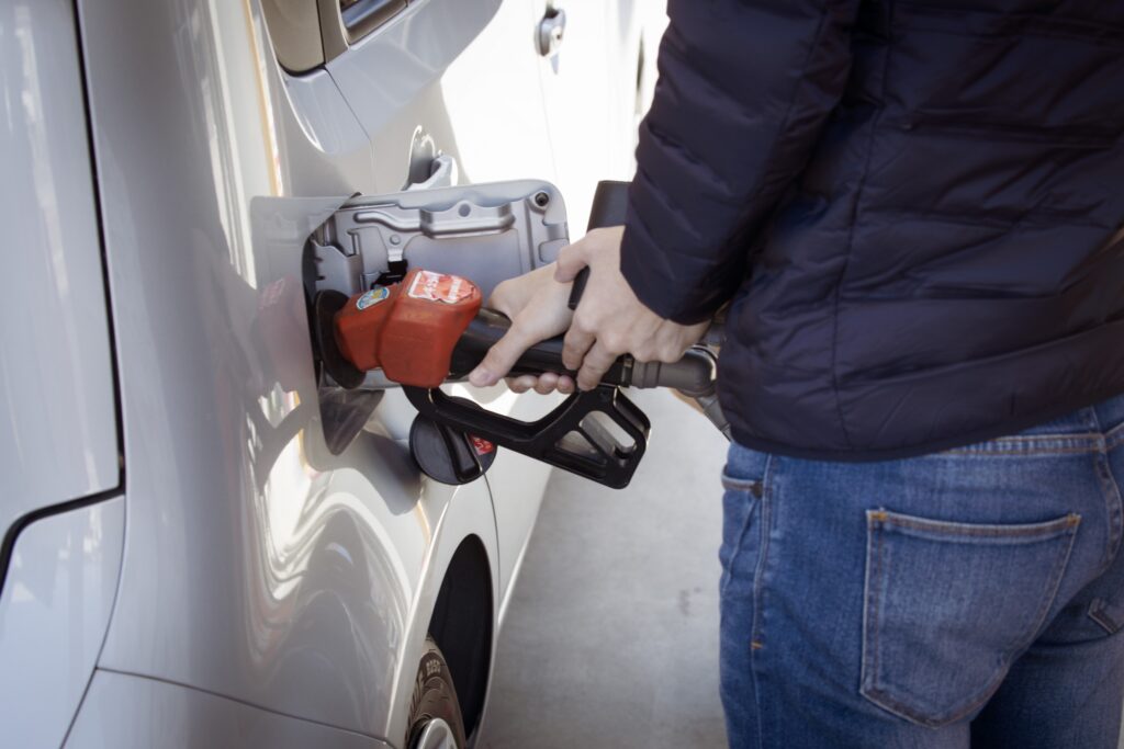Everyone supports the government’s decision to limit reduced fuel prices to Hungarian-registered vehicles